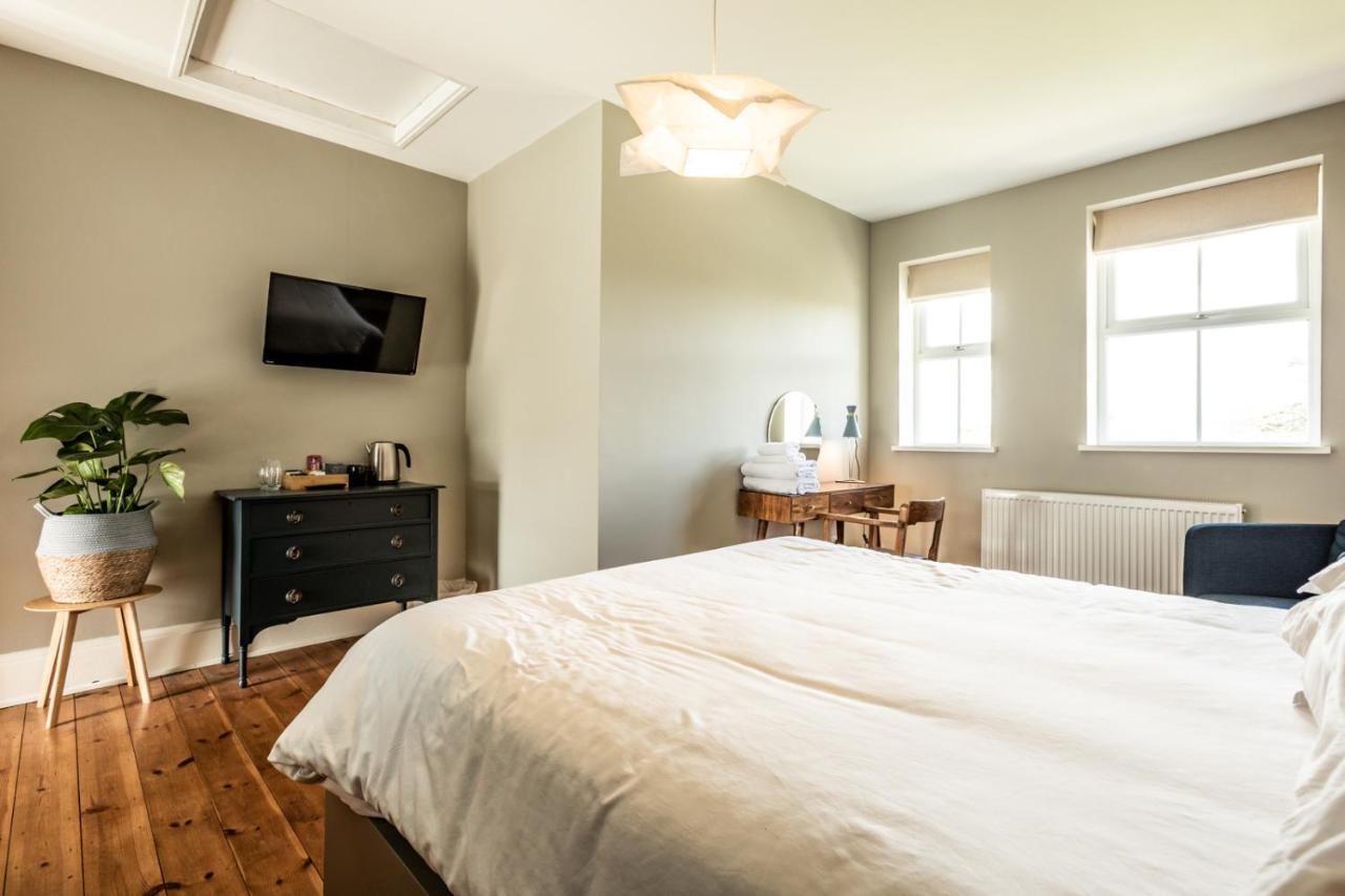 مبيت وإفطار Moylgrove The Old Vicarage المظهر الخارجي الصورة