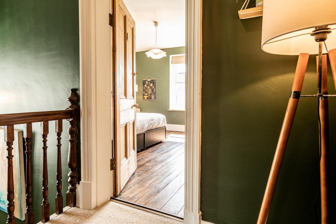 مبيت وإفطار Moylgrove The Old Vicarage المظهر الخارجي الصورة