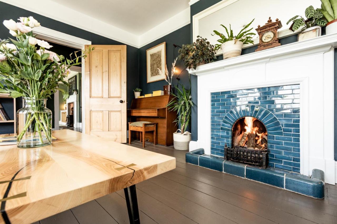 مبيت وإفطار Moylgrove The Old Vicarage المظهر الخارجي الصورة